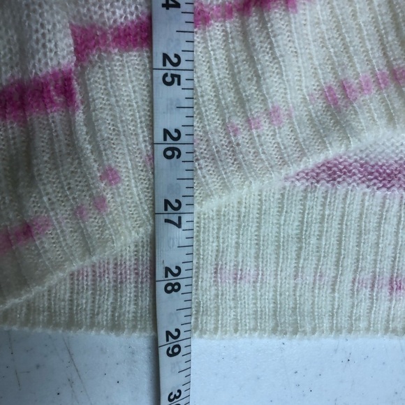 Jennifer Lopez JLO light weight Soft sweater size Medium white pink NWT - Picture 5 of 5